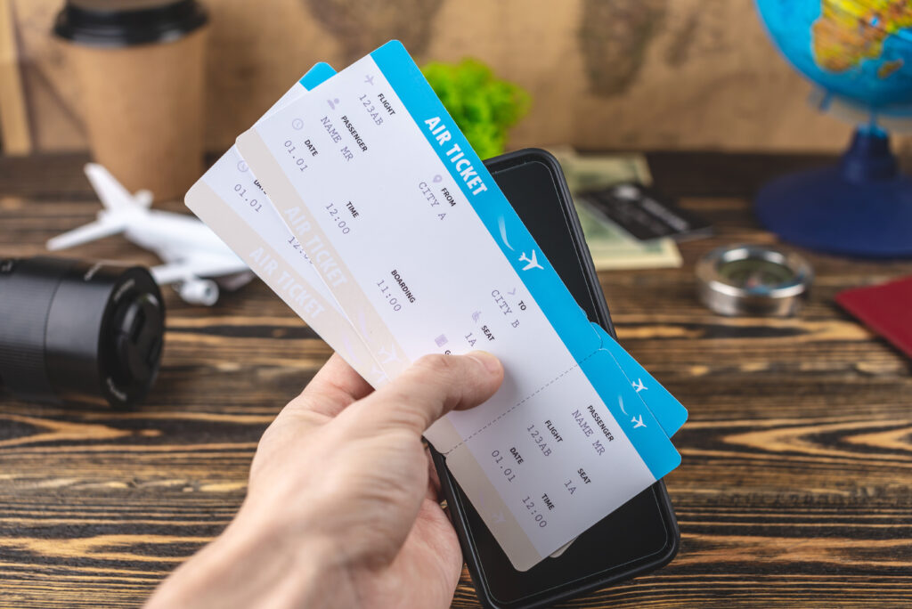 Billet d’avion pas cher 2025 — main tenant des cartes d’embarquement (10 astuces pour économiser)