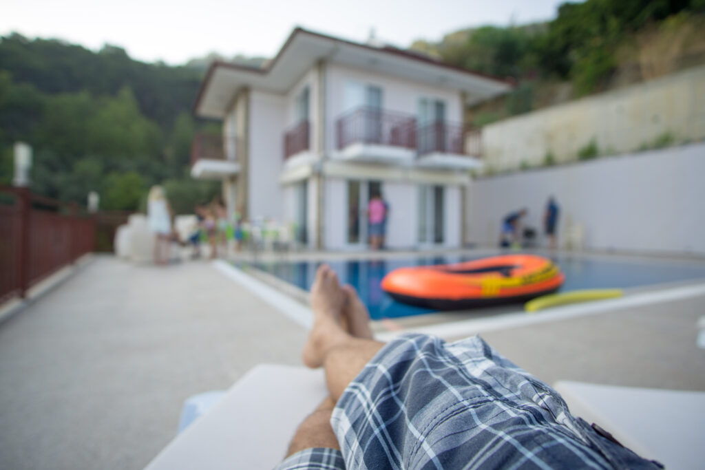 Hébergement pas cher pour les vacances – 7 sites à connaître en 2025