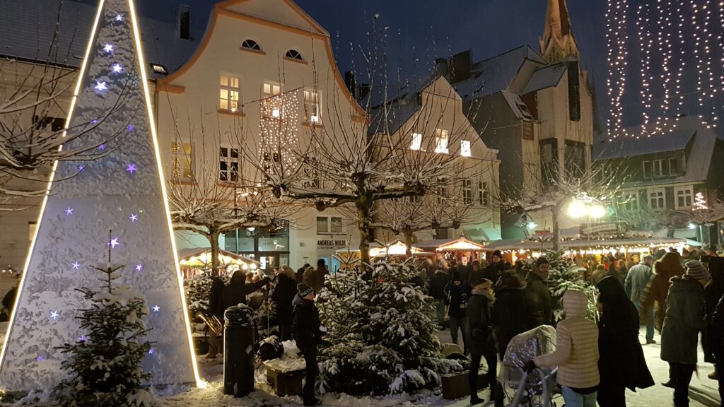 Marché de Noël Alsace 2025 — guide des 15 plus beaux marchés : chalets illuminés et maisons à colombages